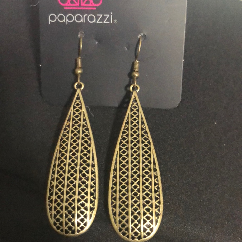 Earrings - Picture 2 of 8